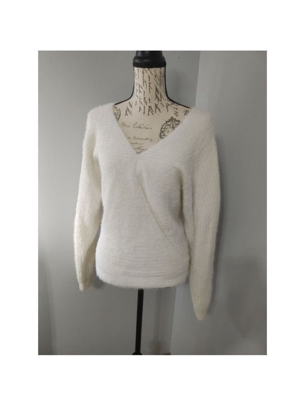 Women's Red EXE White Eyelash Kitten Fuzzy V-Neck Wrap Sweater M